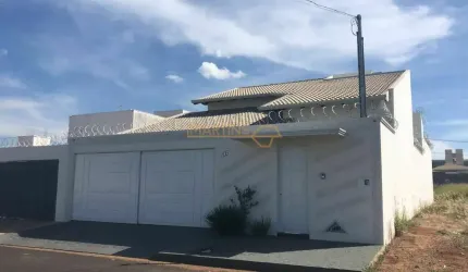 Casa à venda no bairro Jardim Interlagos I - Araguari/MG