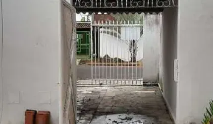 Casa à venda no bairro Santiago - Araguari/MG