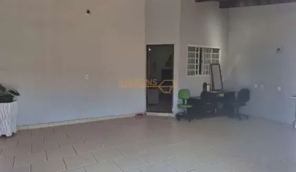 Casa à venda no bairro Santa Terezinha - Araguari/MG