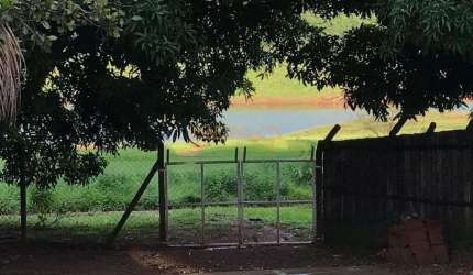 Rancho à venda no bairro Centro - Araguari/MG