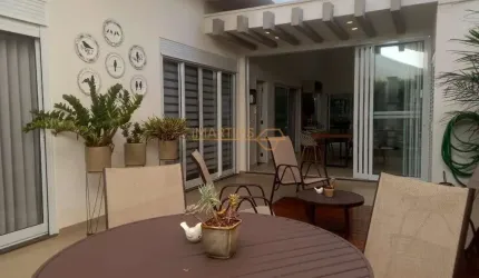 Casa à venda no bairro Jardim Interlagos I - Araguari/MG