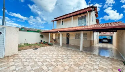 Casa à venda no bairro Santiago - Araguari/MG