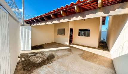 Casa à venda no bairro Independência - Araguari/MG