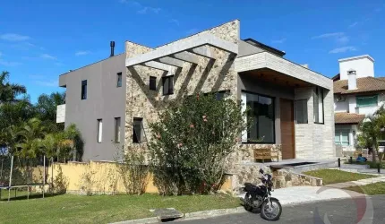 Casa à venda no bairro Barra da Lagoa - Florianópolis/SC