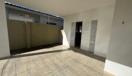 VENDO EXCELENTE CASA NO BAIRRO DOS ESTADOS JOÃO PESSOA PB