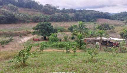 Sítio para Venda em Cachoeiras de Macacu, Papucaia, 2 dormitórios, 1 banheiro, 1 vaga