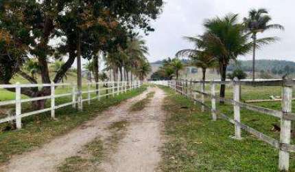 Sítio para Venda em Cachoeiras de Macacu, Papucaia, 3 dormitórios, 2 suítes, 1 banheiro, 1 vaga