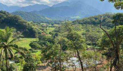 Sítio para Venda em Cachoeiras de Macacu, Guapiaçu, 2 dormitórios, 1 banheiro, 1 vaga