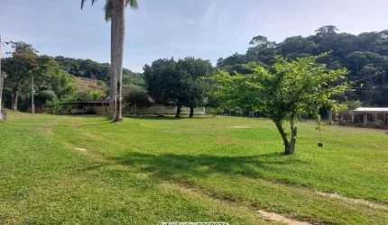 Sítio para Venda em Cachoeiras de Macacu, Papucaia, 2 dormitórios, 2 suítes, 2 banheiros, 2 vagas