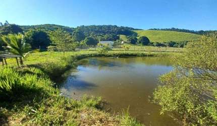 Sítio para Venda em Rio Bonito, Palmital, 2 dormitórios, 1 banheiro, 4 vagas