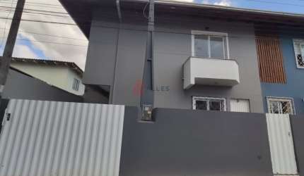 ALUGA-SE ANUAL  SOBRADO NA VILA REAL EM BALNEÁRIO CAMBORIÚ/SC