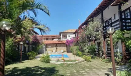 CASA DUPLEX À VENDA NO CONDOMÍNIO ORLA AZUL, PERÓ - CABO FRIO/RJ