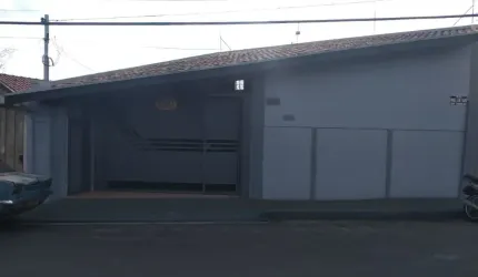 AMPLA CASA Á VENDA STA TEREZINHA