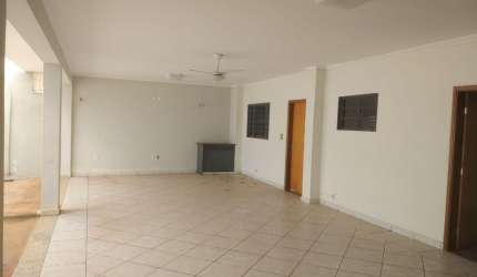 BELA RESIDÊNCIA À VENDA JD EL DORADO