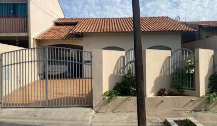 Melhor localização da zona norte, Jardim dosEstados - Londrina/PR. Casa mais Dependência.