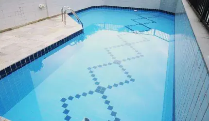 PRAIA DE ASTÚRIAS - EXCELENTE APARTAMENTO PRÓXIMO A PRAIA - GARAGEM - LAZER.