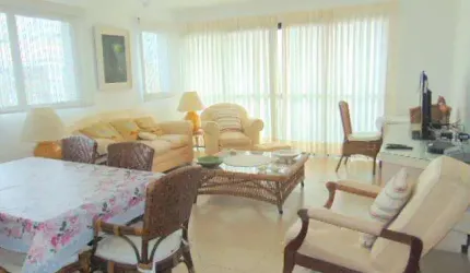 Pitangueiras - Cobertura duplex - Uma quadra da praia - 03 vagas.