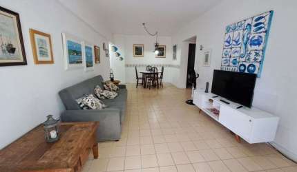 APARTAMENTO MOBILIADO COM 2 DORMITÓRIOS, PERTINHO DA PRAIA
