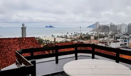 ENSEADA - CASA EM CONDOMÍNIO FECHADO - 310 M²  DE ÁREA CONSTRUÍDA - LAZER.