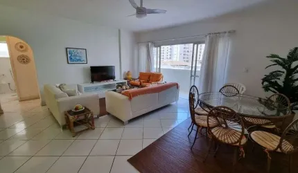 PRAIA DO TOMBO, 2 DORM. APTO Á POUCAS QUADRAS 1 VAGA DE GARAGEM.
