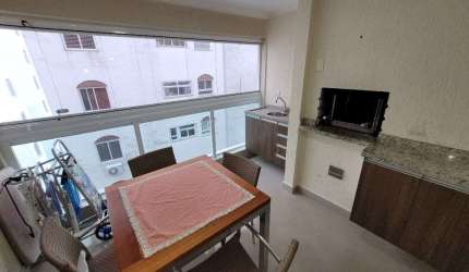 LINDO APARTAMENTO COM TERRAÇO GOURMET, PITANGUEIRAS, 150 METROS DO MAR.