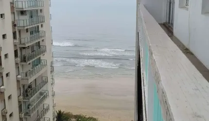PITANGUEIRAS - LOCALIZAÇÃO PRIVILEGIADA, NA QUADRA DA PRAIA COM LINDA VISTA AO MAR, MARAVILHOSO APARTAMENTO CLARO E SUPER AREJADO, GARAGEM DEMARCADA
