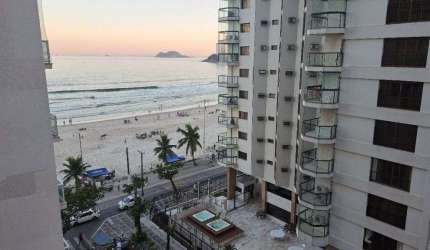 APARTAMENTO DUPLEX COM EXCELENTE VISTA PARA O MAR, À 40 METROS DA PRAIA NA PITANGUEIRAS.