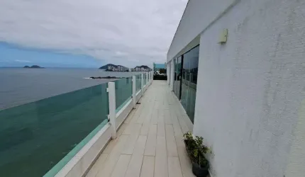 COBERTURA FRENTE AO MAR NO MORRO DO MALUF