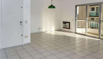 PITANGUEIRAS- UMA QUADRA DA PRAIA , LOCALIZAÇÃO ESPETACULAR , GARAGEM NO PRÉDIO.