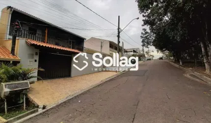 Sobrado frente para área de preservação , construção sólida e ambientes amplos, na cidade de Vinhedo