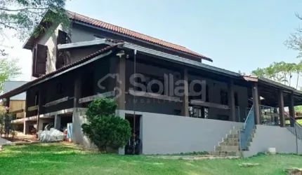 Casa para comprar no condomínio Chácaras do Lago na cidade de Vinhedo, interior de São Paulo.