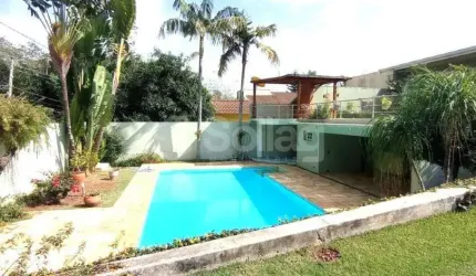 Casa para alugar no condomínio Marambaia em Vinhedo - SP com muito verde, clube, pista de caminhada, portarias com segurança 24 horas,.