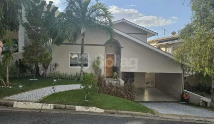 Casa á venda no Condomínio Recanto dos Paturis em Vinhedo, interior de São Paulo.