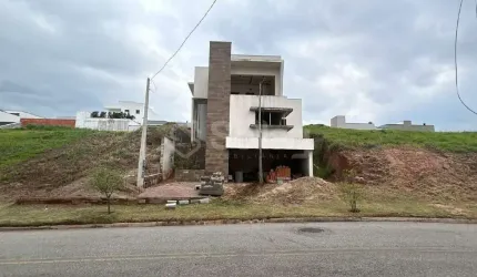 Casa a venda em Louveira no Condomínio Jatobás.