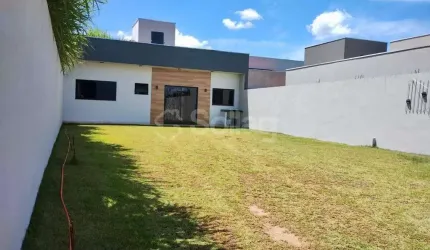 Casa térrea à venda em Louveira - interior de São Paulo.