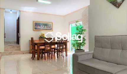 Casa térrea à venda no bairro Residencial Aquário em Vinhedo, interior de São Paulo.
