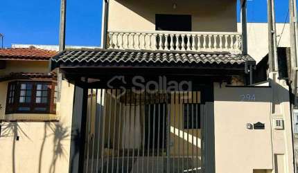 Casa a venda em Vinhedo no bairro da Capela.