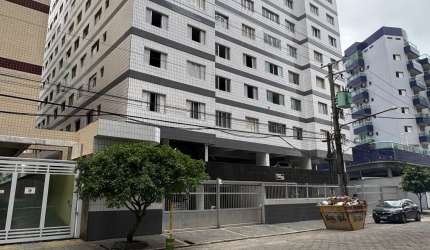 APARTAMENTO 200 METROS DA PRAIA COM 2 DORM