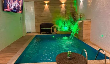 Casa Sobreposta Térrea com 3 Suítes,  | 250m² | PORTEIRA FECHADA