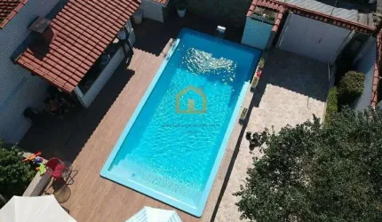 Casa Alto Padrão, 4 dormitórios, sendo 2 suítes;