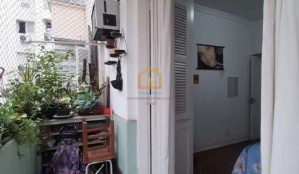 Apartamento Próximo a Praia, 2 Dormitórios, sendo um com sacada.