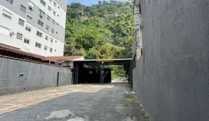 Terreno  e casa tipo sobrado  para Locação – Oportunidade em Localização Privilegiada
