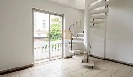 Espaçoso Apartamento Duplex – 208m² – 1 Quadra da Praia no Embaré!