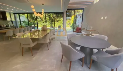 CASA 06 suítes, e mais 1 dependência completa de empregada (quarto e banheiro)