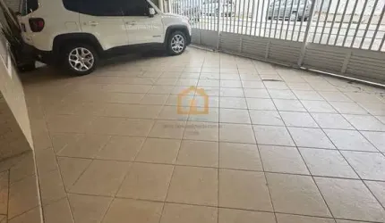 Casa Triplex 5 dormitórios, sendo 2 suítes.