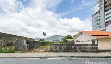 Terreno à venda na Rua Firmino Viríssimo Bernardino, 10, Praia João Rosa, Biguaçu por R$ 750.000