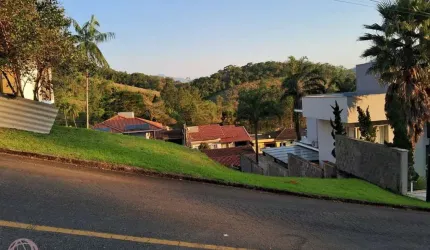 Terreno à venda no Amizade, Jaraguá do Sul  por R$ 279.000