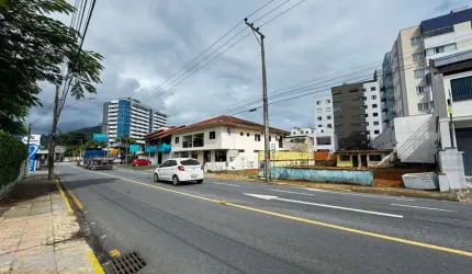Terreno à venda no Jaraguá Esquerdo, Jaraguá do Sul  por R$ 950.000