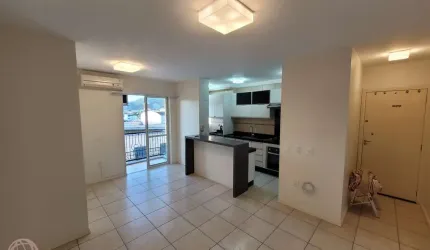 Apartamento com 3 quartos para alugar no Nova Brasília, Jaraguá do Sul , 69 m2 por R$ 2.400