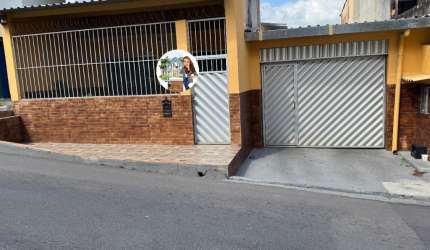 Casa espaçosa no bairro PETRÓPOLIS
